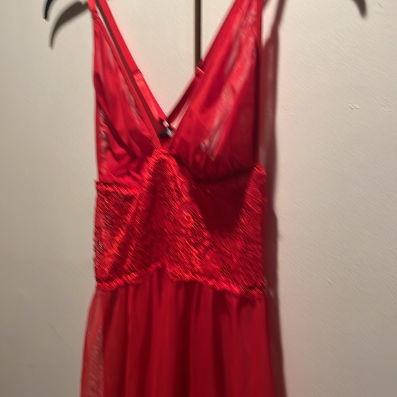 Bright red negligee by AvidLove. Lace bodice with open front panel. Size medium. - Picture 2 of 5